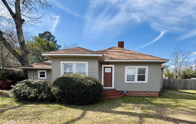 property at 109 N Broadway St