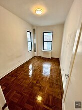 AMAZING ONE BEDROOM APARTMENT!! AMAZING DE in New York, NY - Building Photo - Building Photo