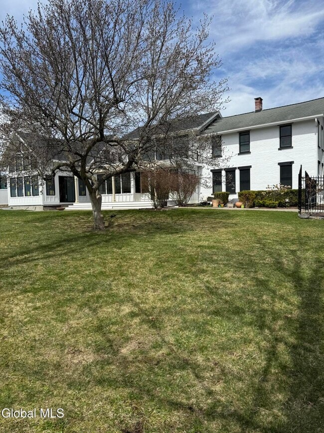 55 State St in Saratoga Springs, NY - Building Photo - Building Photo