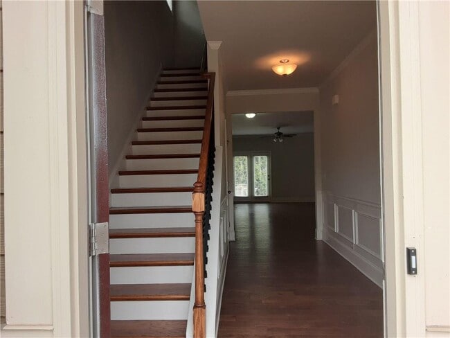 6512 Crosscreek Ln in Flowery Branch, GA - Foto de edificio - Building Photo