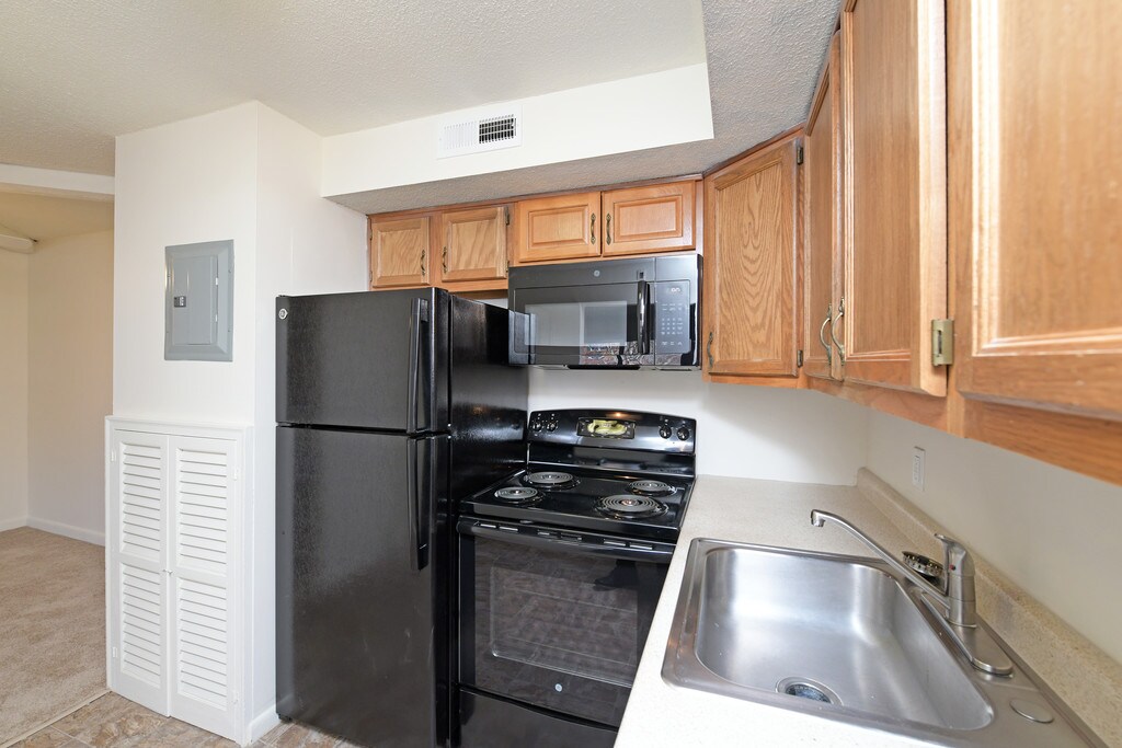 Belmont West Brockton, MA Apartments