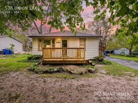 538 Union Lake Rd in White Lake, MI - Building Photo