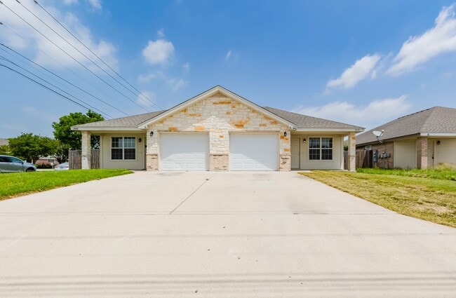 2930 Saulsbury Dr