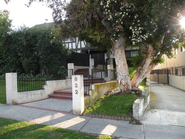property at 822 Victor Ave