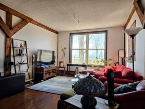216 Lake St, Unit 103 in Burlington, VT - Foto de edificio - Building Photo
