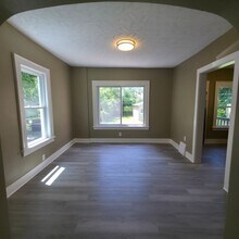 904 Yellowstone Rd in Cleveland Heights, OH - Building Photo - Building Photo