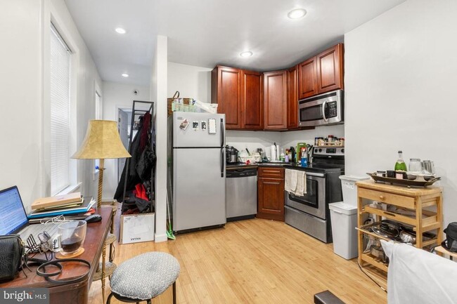 property at 619 S 16th St