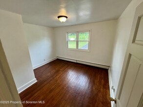 106 Upper Powell St in Old Forge, PA - Building Photo - Building Photo