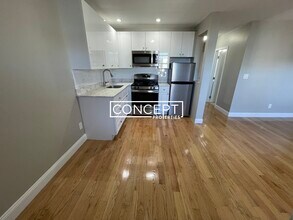 67 Shawmut St in Chelsea, MA - Foto de edificio - Building Photo