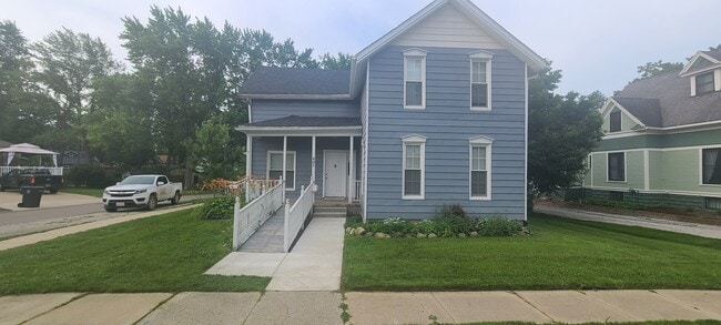 405 W Washington St in Howell, MI - Building Photo - Building Photo