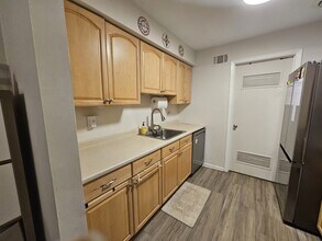 25 Sweetgum Ln, Unit 25 Sweetgum Lane in Monmouth Junction, NJ - Foto de edificio - Building Photo