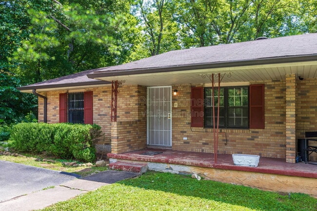 7742 Holiday Hills Cir in Chattanooga, TN - Building Photo - Building Photo