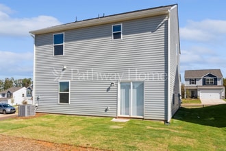 2038 Transatlantic Ave in Charlotte, NC - Foto de edificio - Building Photo