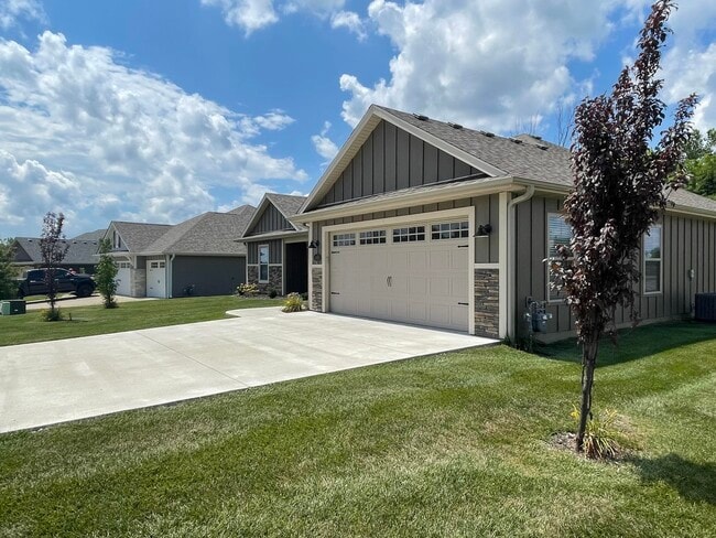 1451 Spring Mountain Dr in Columbia, MO - Building Photo - Building Photo