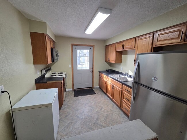 102 Rako St SE in Bemidji, MN - Building Photo - Building Photo