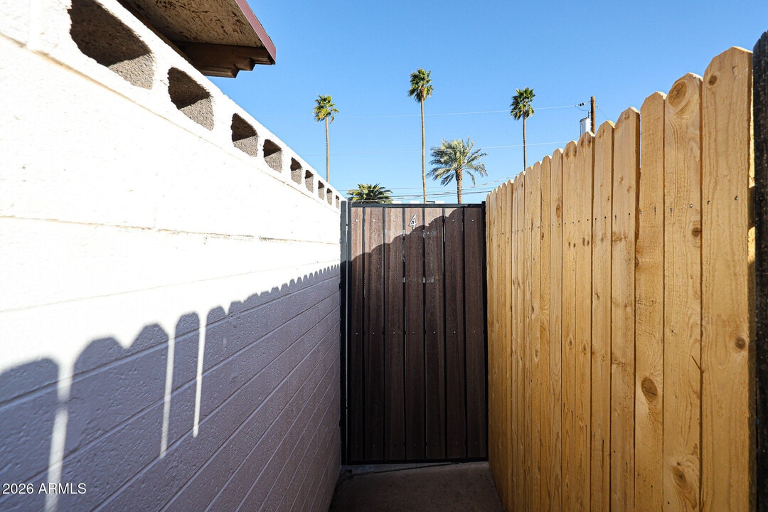 3022 N 37th St in Phoenix, AZ - Building Photo