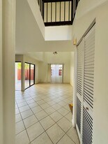 343-308 Ives Dairy Rd in North Miami Beach, FL - Building Photo