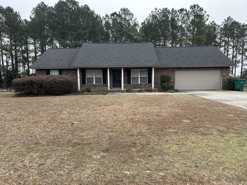 3385 Valencia Dr in Dalzell, SC - Building Photo