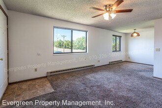 102 Glenda Dr in Loveland, CO - Building Photo - Building Photo