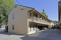 Kenwood Apartments in Sacramento, CA - Building Photo - Building Photo