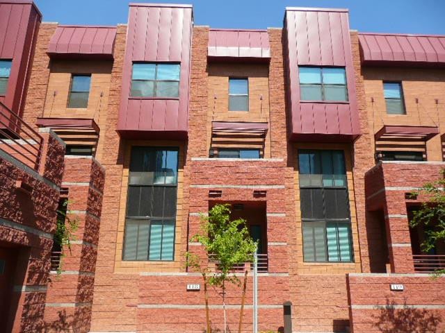 330 S Farmer Ave in Tempe, AZ - Foto de edificio