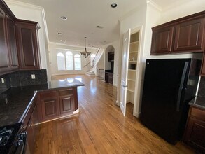 6353 Richmond Ave., Unit 111 in Houston, TX - Building Photo - Building Photo