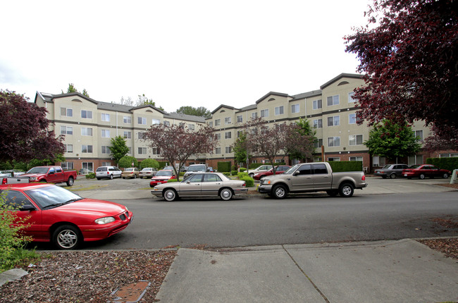 Cedar River Court Apartments in Renton, WA - Building Photo - Building Photo