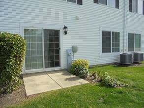 32454 Rushmore Ave in Lakemoor, IL - Building Photo - Building Photo