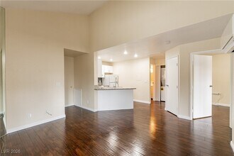 450 Elm Dr in Las Vegas, NV - Building Photo - Building Photo