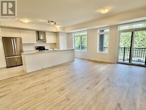 44 Thatcher Dr in Guelph, ON - Building Photo - Building Photo