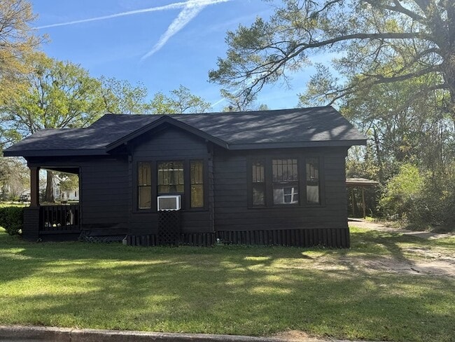469 Ogden St in Jasper, TX - Foto de edificio - Building Photo