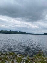 15 Falls Rd in Norton, MA - Building Photo