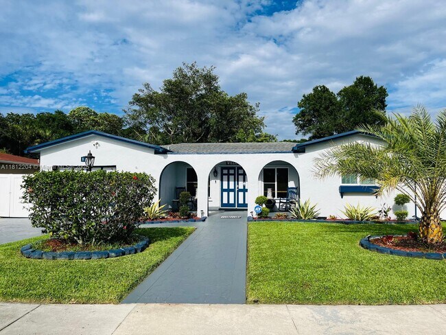 831 SW 49th Terrace in Margate, FL - Foto de edificio - Building Photo