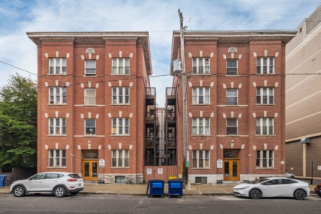 Cooper Ave in Ottawa, ON - Building Photo - Building Photo