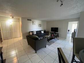 9010 SW 125th Ave in Miami, FL - Building Photo - Building Photo