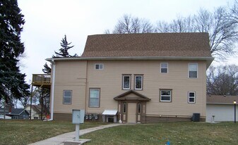 1001 Elm Ave, Unit 2 in Norfolk, NE - Building Photo