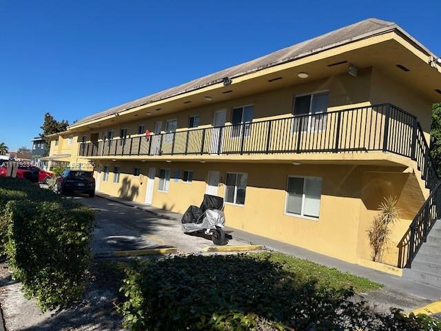 681 W 81st St, Unit AW0M6 in Hialeah, FL - Building Photo - Building Photo