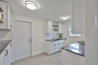 2028 N Betty Ln in Clearwater, FL - Building Photo - Building Photo