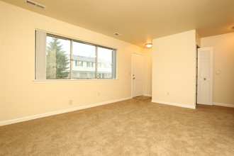 Westminster Park Apartments in Taylor, MI - Building Photo - Interior Photo