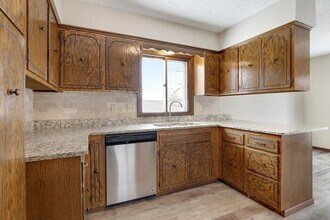 2350 Erin Ct in New Brighton, MN - Building Photo - Building Photo