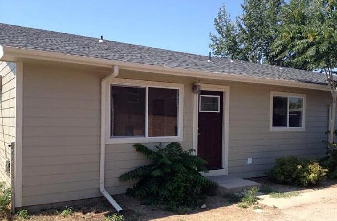 5840 Newport St in Commerce City, CO - Building Photo