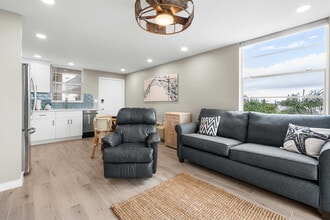 1030 Hickory Blvd in Bonita Springs, FL - Building Photo - Building Photo