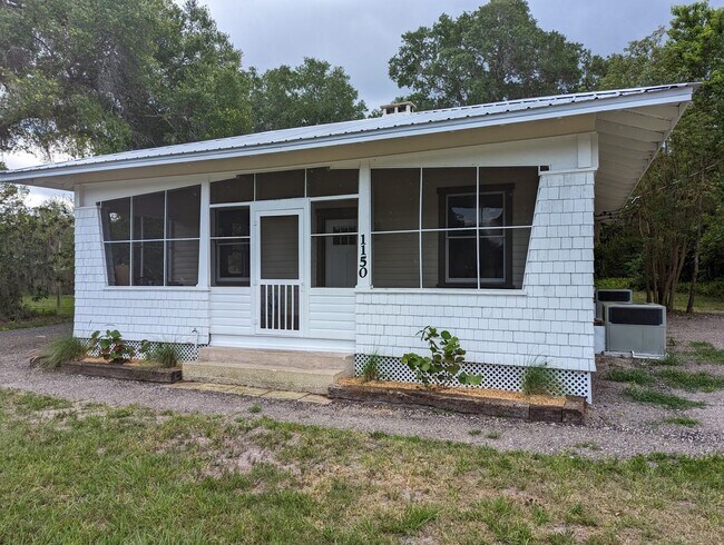1150 E New York Ave in DeLand, FL - Building Photo - Building Photo