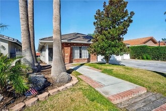 30221 Channel Way Dr in Canyon Lake, CA - Building Photo - Building Photo