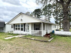 52 Landmark Rd in Ardmore, OK - Building Photo