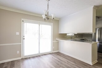 529 Valleyview Dr in Winder, GA - Building Photo - Building Photo