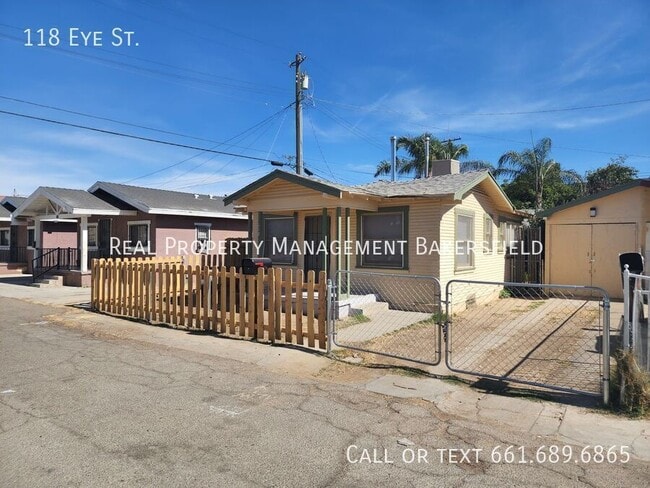 118 Eye St in Bakersfield, CA - Building Photo - Building Photo