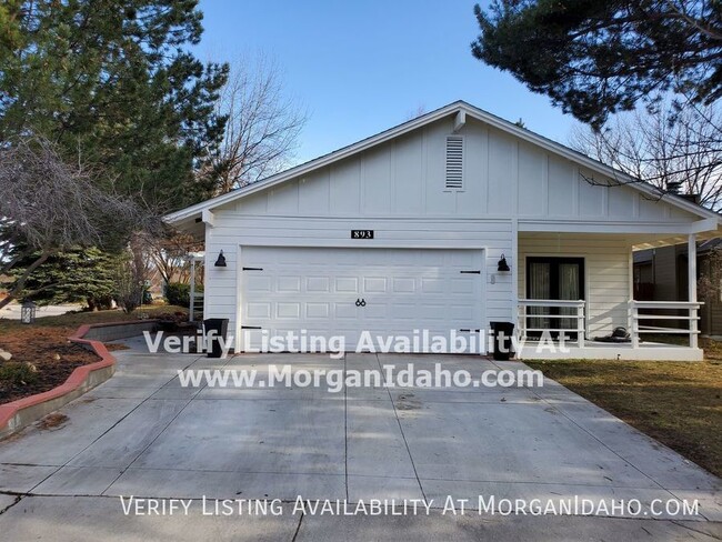 property at 893 E Pennsylvania Dr