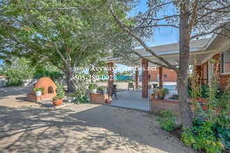 4512 Kirk Ln SW in Albuquerque, NM - Building Photo - Building Photo