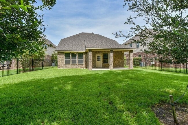 18 Wood Drake Place in Tomball, TX - Building Photo - Building Photo